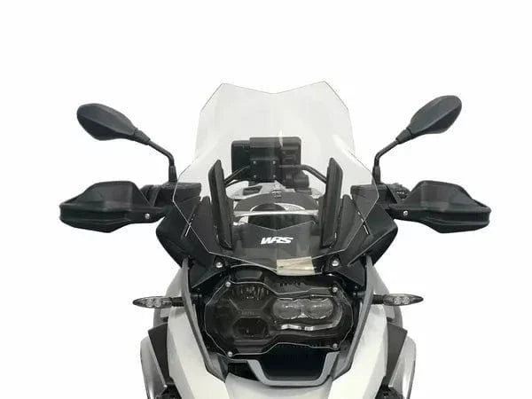 WRS standard windscherm for BMW R1200 GS, R1250GS, and Adventure motorcycle, shown mounted on a bike.