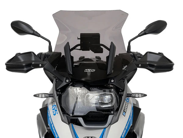 WRS Sport windscherm for BMW R1200GS, R1250GS, and Adventure models, shown mounted on motorcycle with clear protective surface