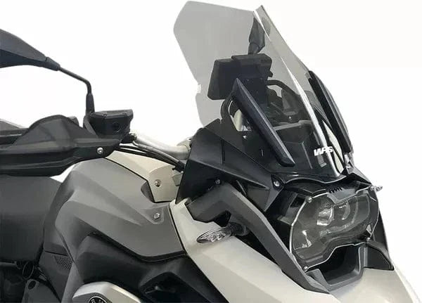 WRS standard windscherm for BMW R1200 GS, R1250 GS, and Adventure motorcycles, shown mounted on bike with clear wind protection.