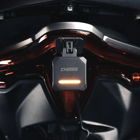 Chigee SR-1 radar system for blind spot detection, showing device mounted inside a vehicle dashboard.
