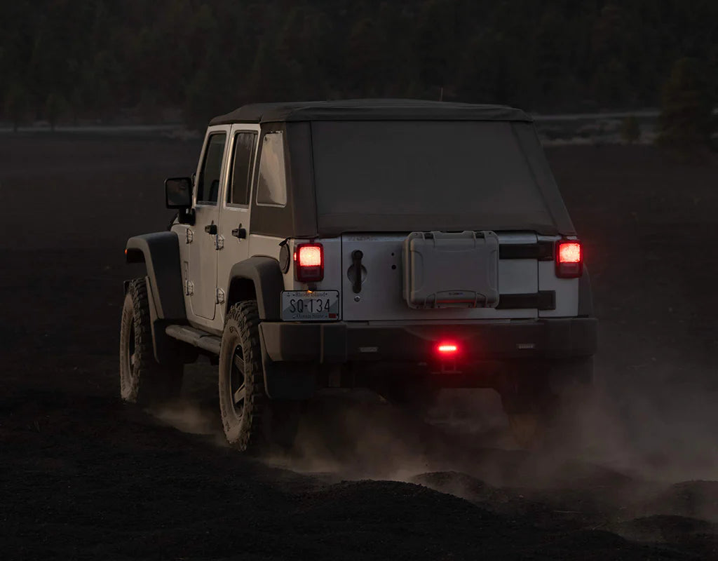 B6 LED remlicht met dagrijverlichting voor universeel gebruik - ApexMoto