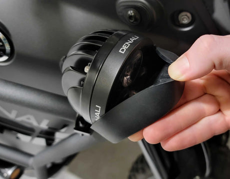 Denali Slip-on blackout cover kit voor D3 & DR1 lampen - ApexMoto