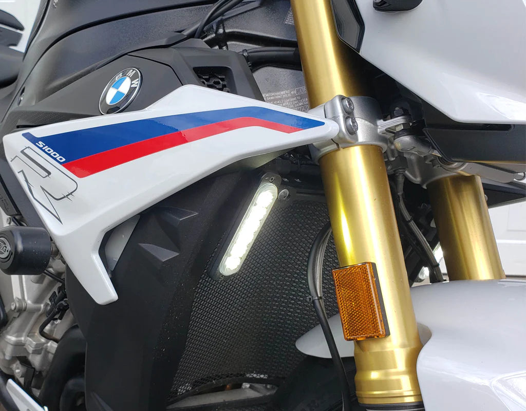 Dagrijverlichting Kit met offset mount - Wit of Oranje - ApexMoto