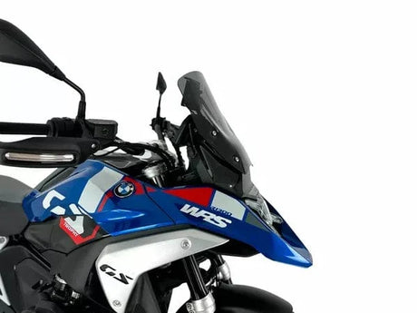 Dark smoked WRS windscherm with Radar R1300 GS and Adventure models, providing wind protection for motorcycle riders.