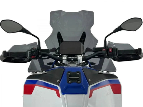 WRS Touring Plus windscherm with radar for BMW R1300GS Adventure motorcycle, mounted on the front of the bike.