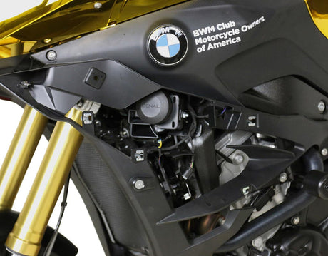 Denali Soundbomb Split Mount S1000XR gemonteerd