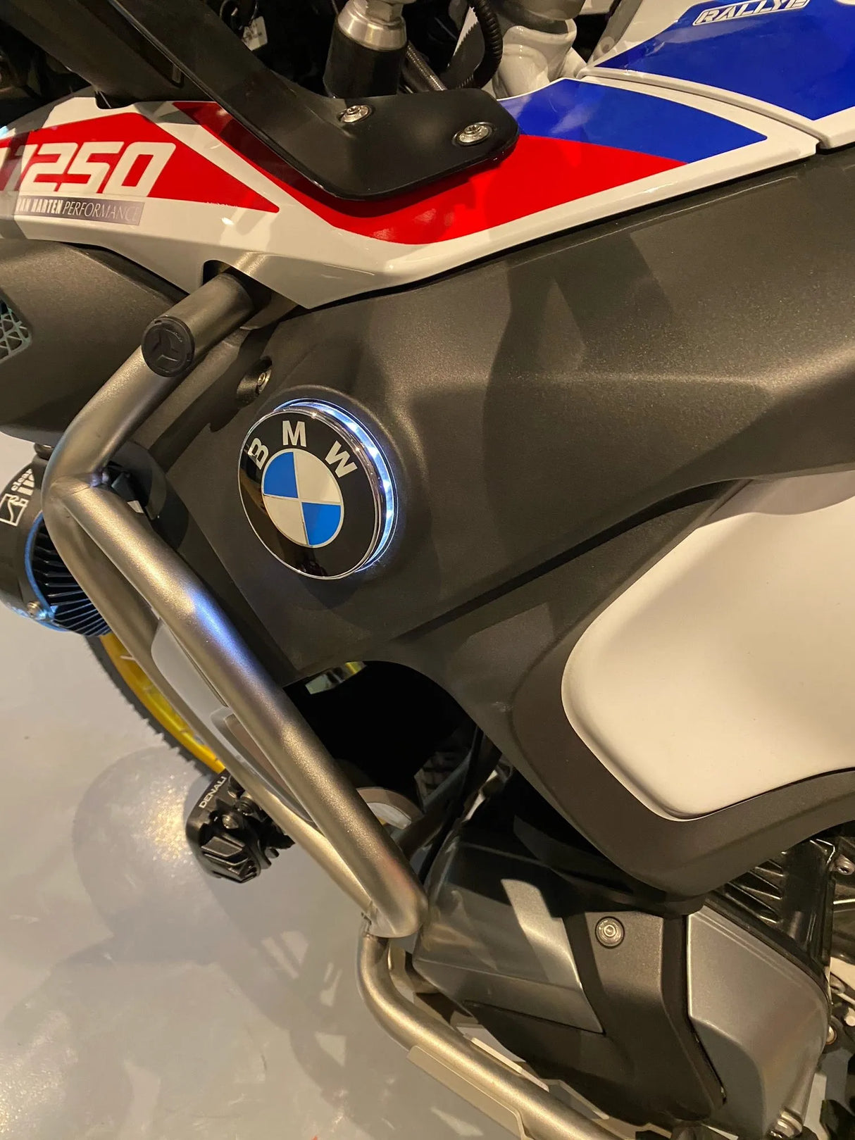 Led embleem knipperlichten met witte dagrijverlichting (DRL) voor BMW - ApexMoto