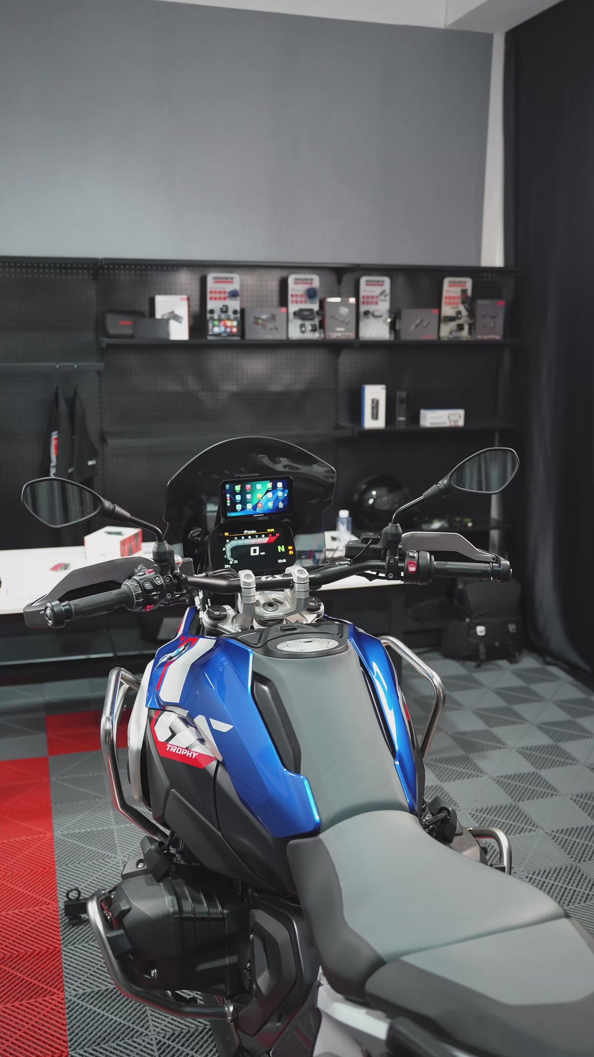 N3 BMW Quick-Release Smart Display