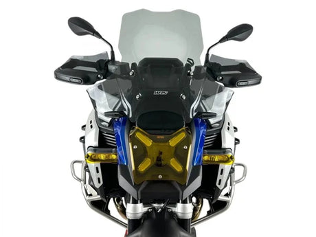 WRS Caponord Plus windscherm with radar for BMW R1300GS Adventure motorcycle, shown installed on bike.