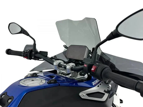 WRS Caponord Plus windscherm with radar for BMW R1300GS Adventure motorcycle, mounted on the bike with clear windshield view
