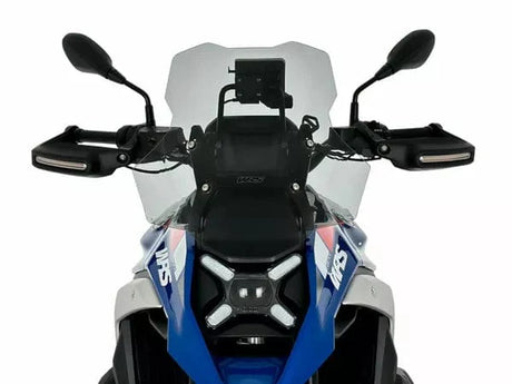 WRS Windscherm Touring Plus transparent or smoked for BMW R1300GS GSA motorcycle, showing aerodynamic design and mounting hardware.